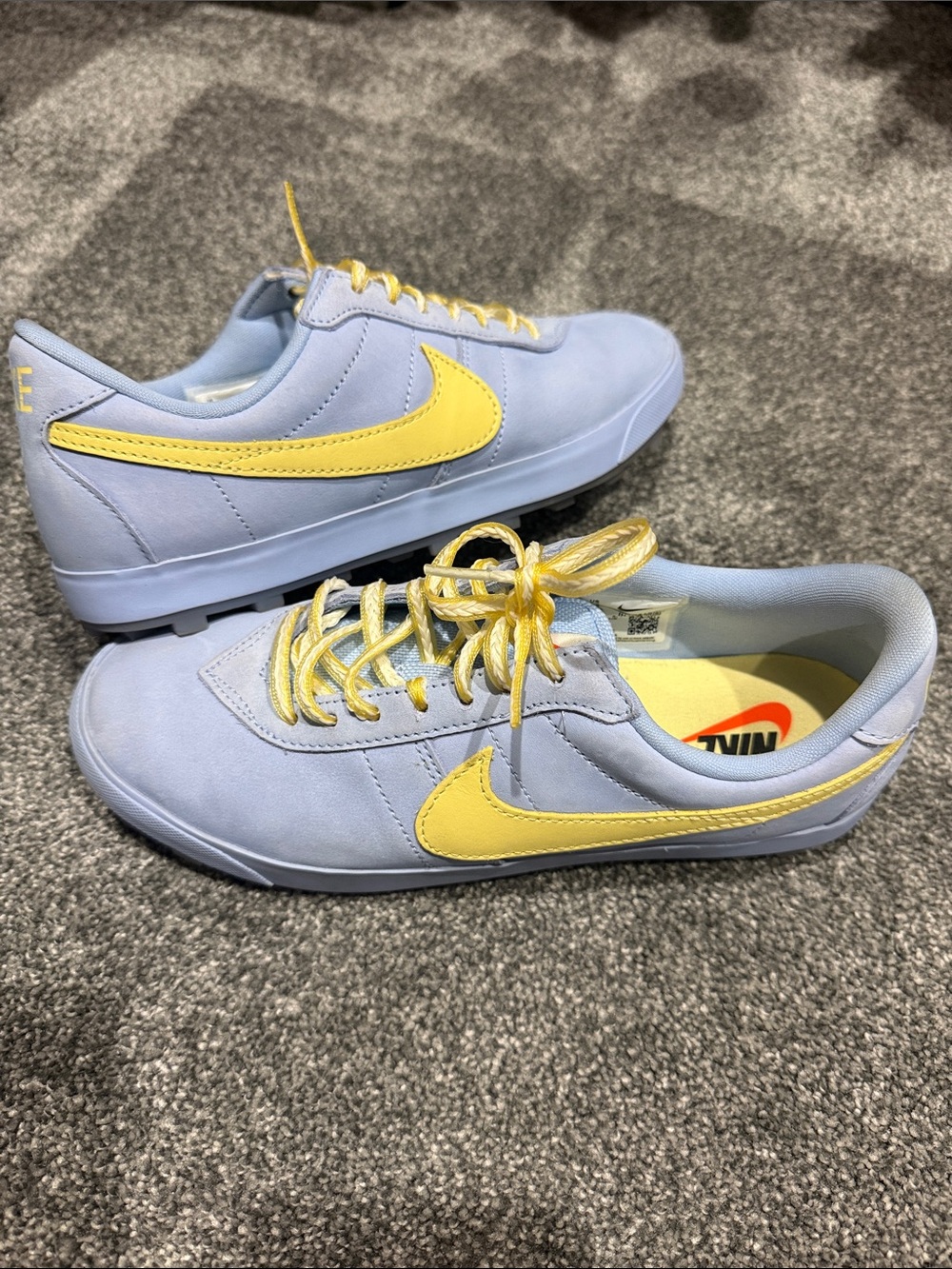 Nike Astrograbber Aluminum Soft Yellow Sneakers Size 5.5